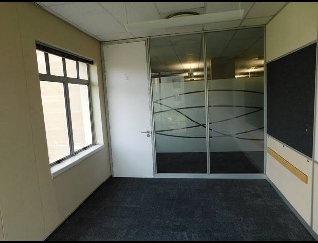 1,020M² OFFICE TO LET IN ILLOVO